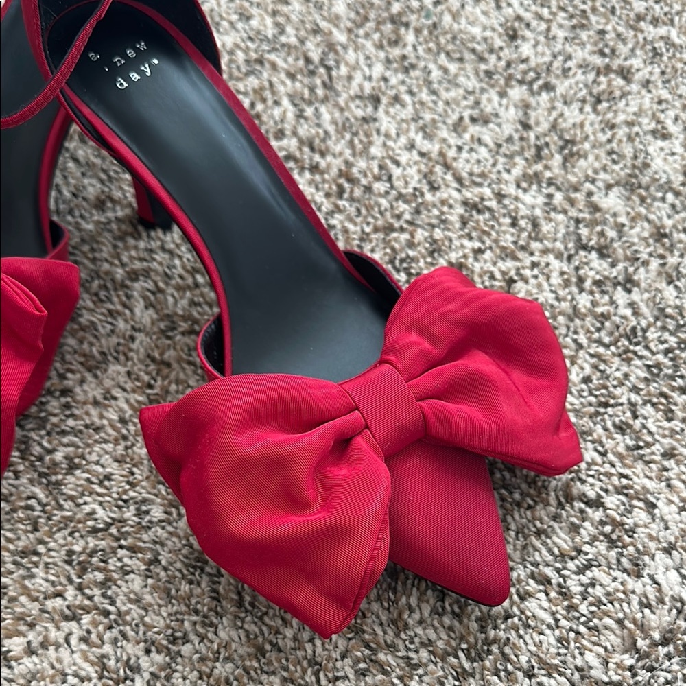 Brand NEW Grace Bow Pumps with Memory Foam - Picture 3 of 8